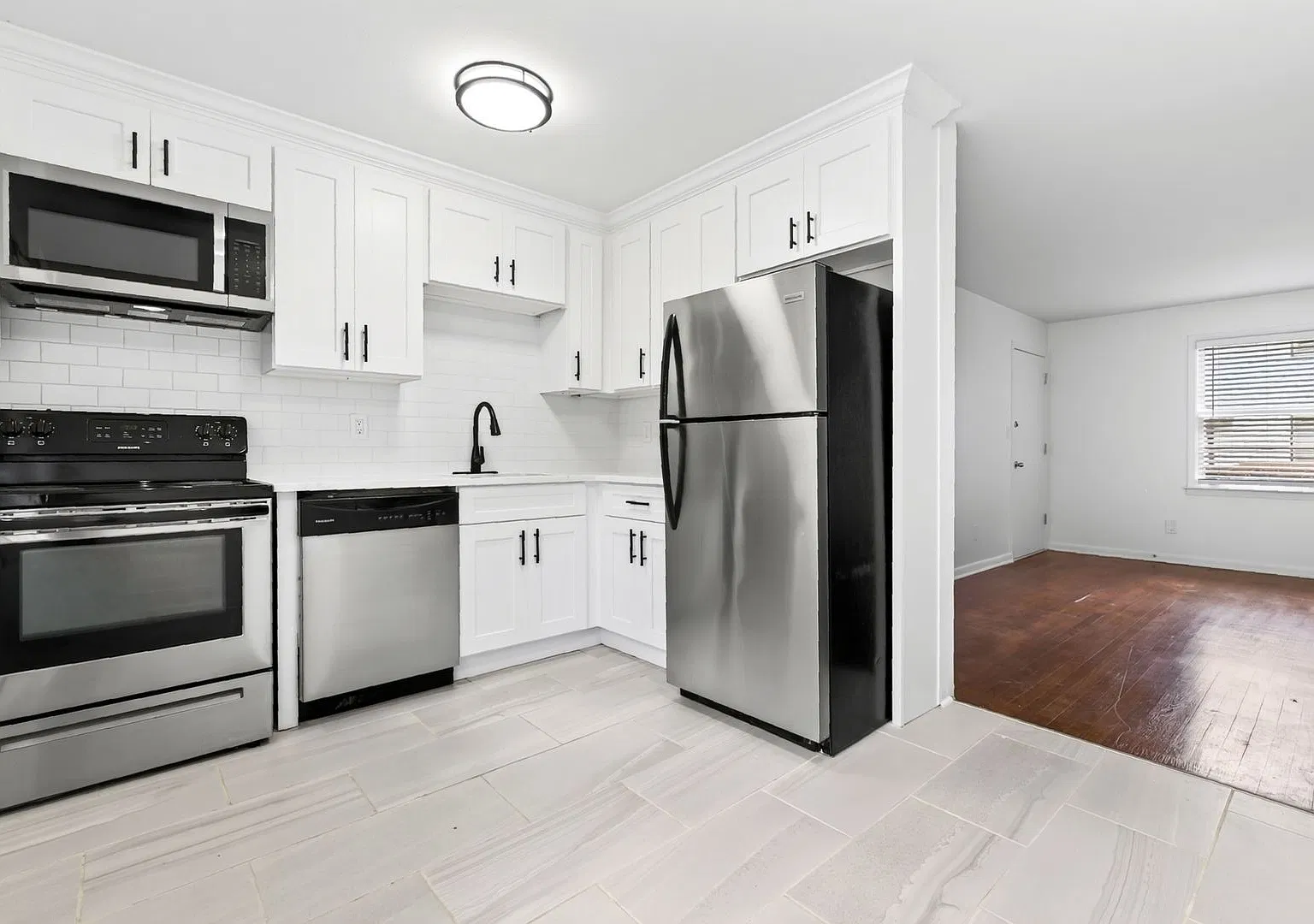 830 Moreland Ave — Photo 1