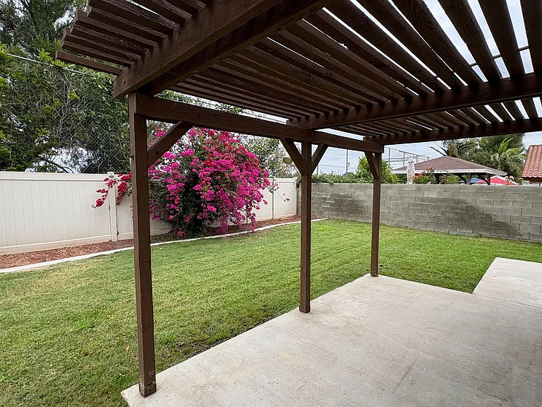 935 Ridgewood Dr — Photo 22