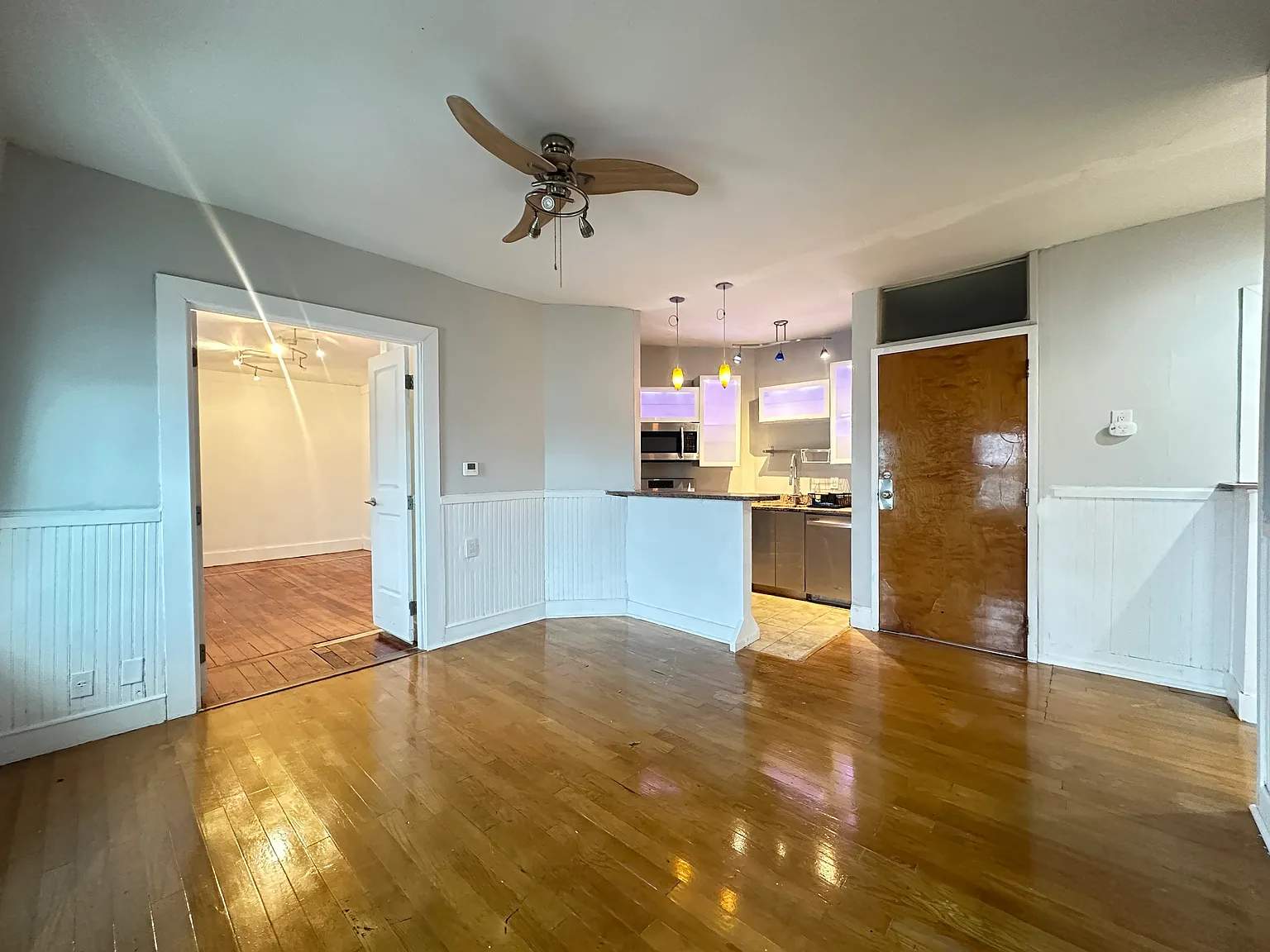 3 bed, 1200 sqft, $2,600 — Photo 3
