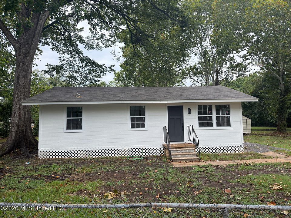 1st image of 104 Circle Dr