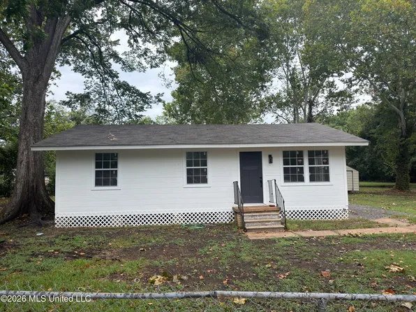 104 Circle Dr, Ridgecrest, LA 71334