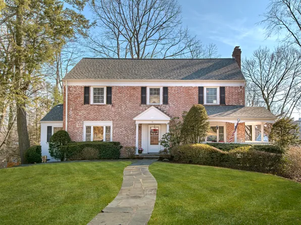 31 Taymil Rd, New Rochelle, NY 10804