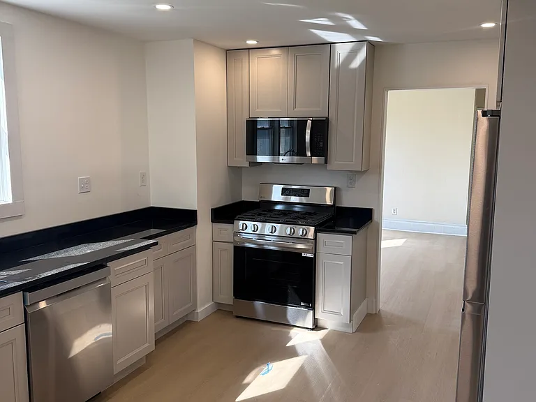 155 Saratoga Ave #1 — Photo 2
