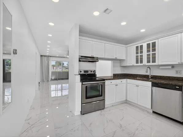 105 Lake Irene Drive, West Palm Beach, FL 33411