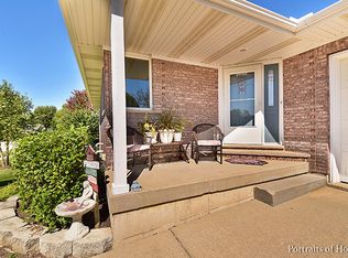 10828 Timer Dr W, Huntley, IL 60142