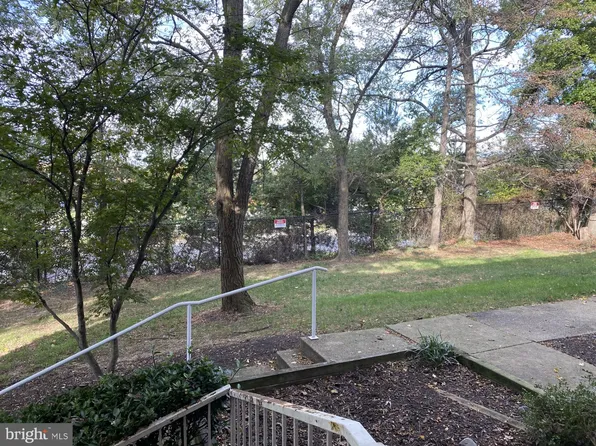 5613 Franconia Rd APT 204, Alexandria, VA 22310