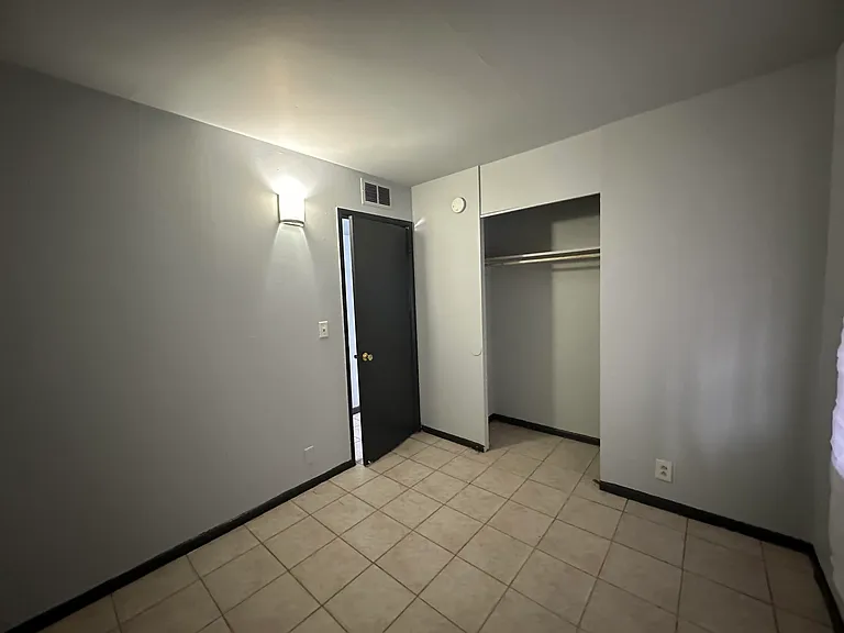 802 Knollcrest Dr — Photo 9
