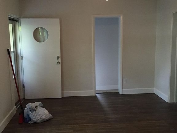 4th image of 851 Symonds Ave