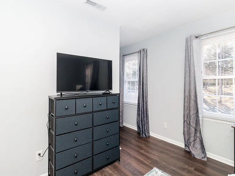 Lecline Cir NE — Photo 7