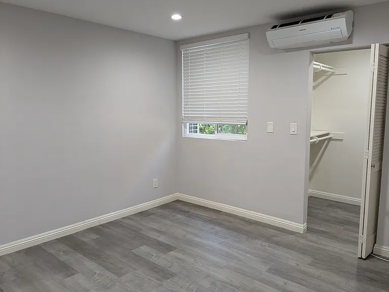 320 S Ardmore Ave #123 — Photo 9