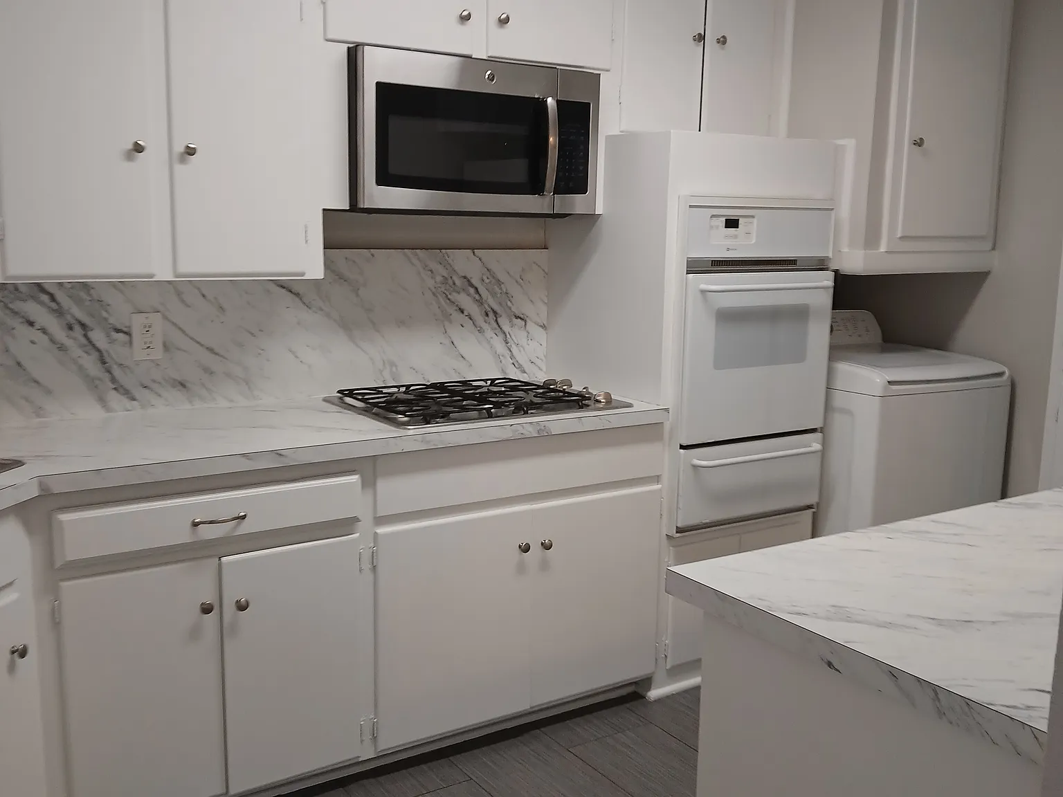 2 bed, 923 sqft, $1,750 — Photo 2