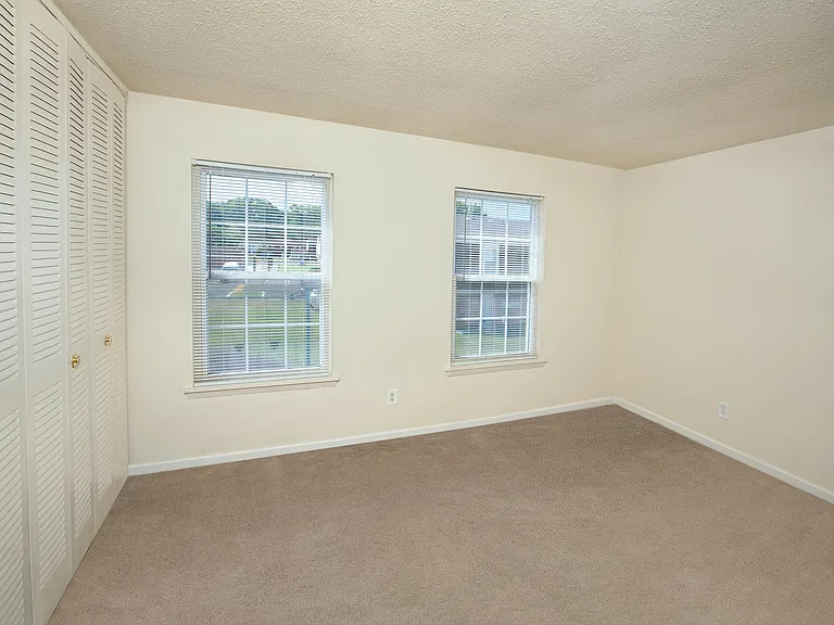 Woodbriar is minutes to Downtown Richmond, Chesterfield Town Center, & Forest Hill Park