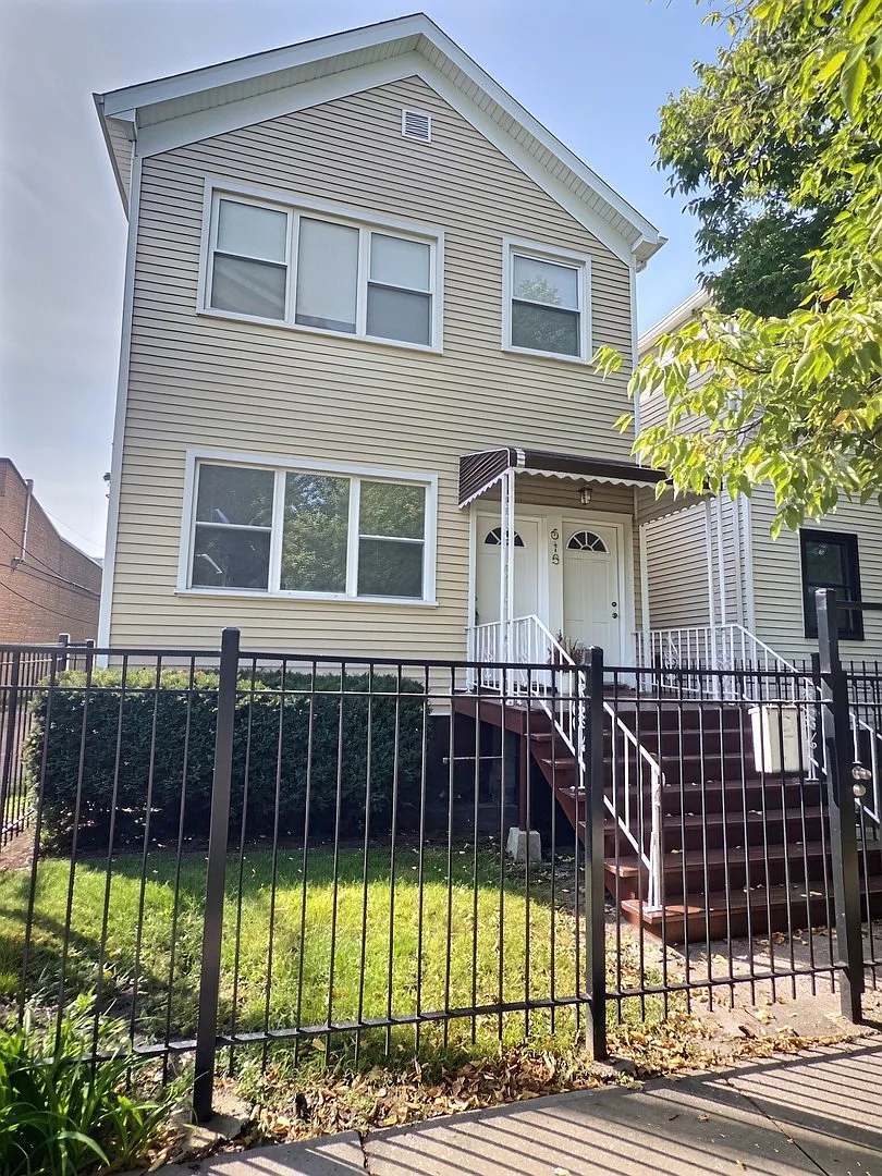 2 bed, 1100 sqft, $1,500 — Photo 1