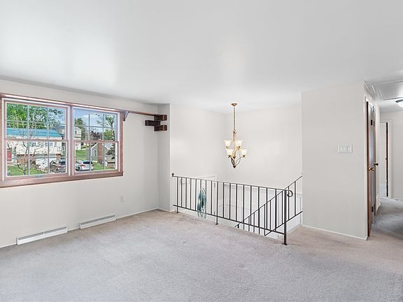 3rd image of 213 Winslow Dr