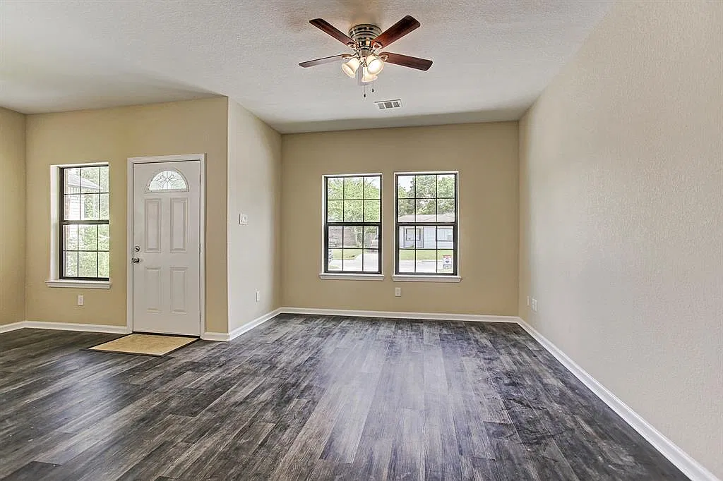 3 bed, 1155 sqft, $1,475 — Photo 3