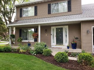 1345 Greenfield Ct, Naperville, IL