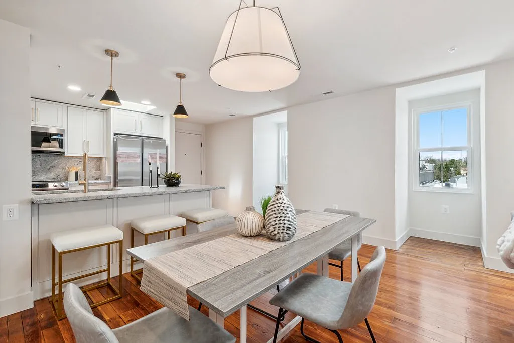 2 bed, 1100 sqft, $3,000 — Photo 1