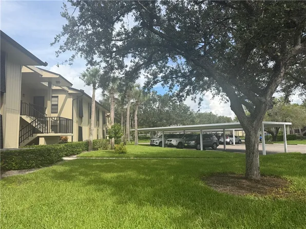 1 Plantation Dr APT 203, Vero Beach, FL 32966