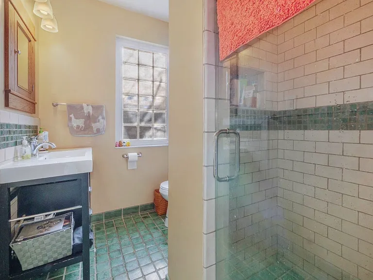 1506 Packard St — Photo 3