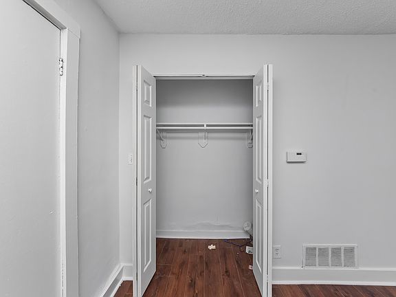 5th image of 3727 N Pine Grove Ave APT 109