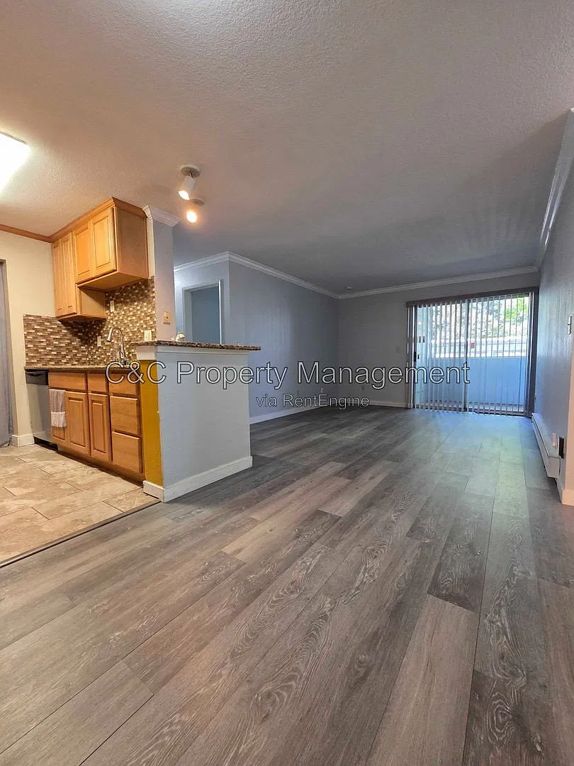 2 bed, 2.0 bath, 918 sqft, $1,795 — Photo 4