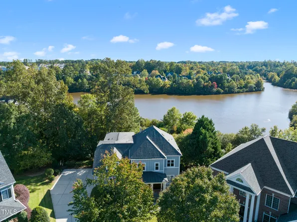 104 Creekbury Ct, Cary, NC 27519