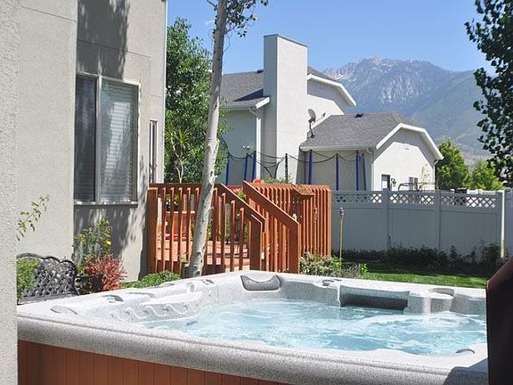 3rd image of 148 E Honeyberry Ct