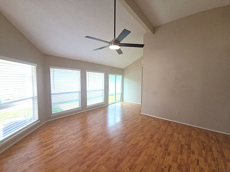 11130 Thunderhaven Dr — Photo 6
