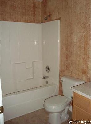 4th image of 1570 SW Falmouth Ave