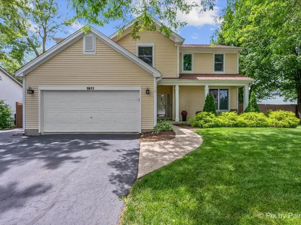 1911 Pine Dr, McHenry, IL 60051