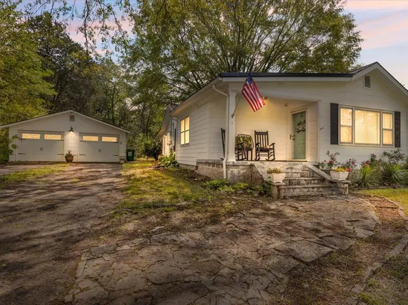 702 Cove Rd, Chickamauga, GA 30707