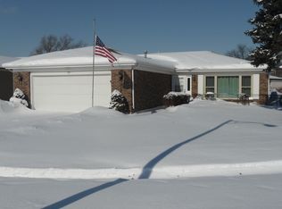 160 N Prairie Dr, Addison, IL 60101