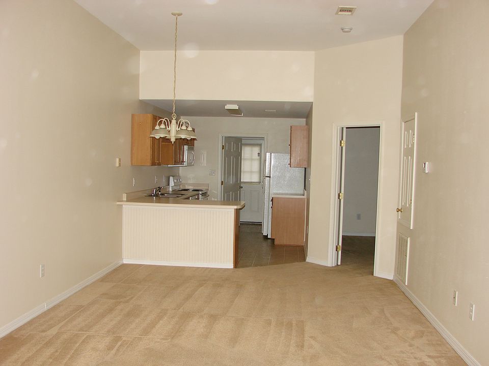 2nd image of 15116 Deer Creek Dr Unit B