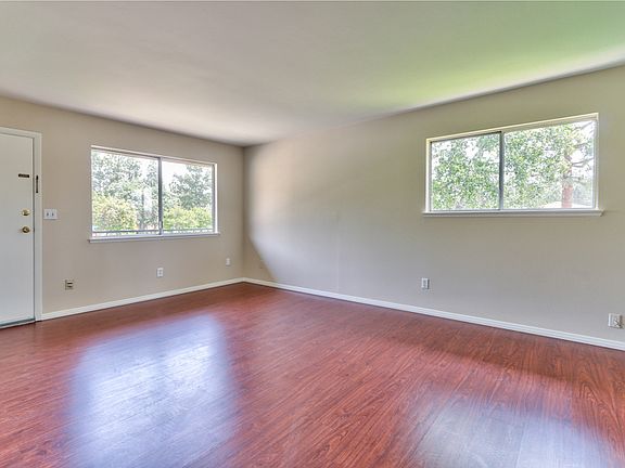 3rd image of 1049 W Calle Del Sol APT 4
