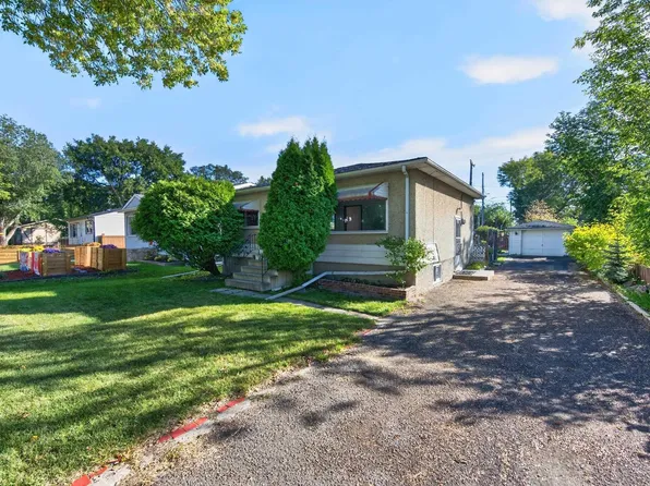 11109 38th St NW, Edmonton, AB T5W 2E9