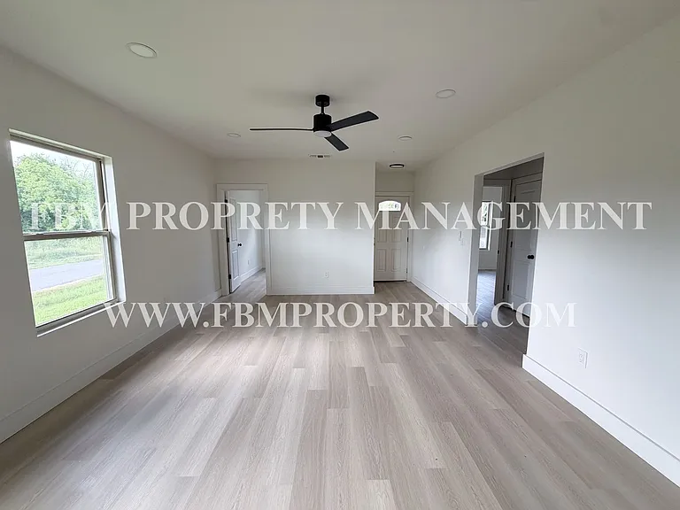 1017 S 8th St — Photo 3