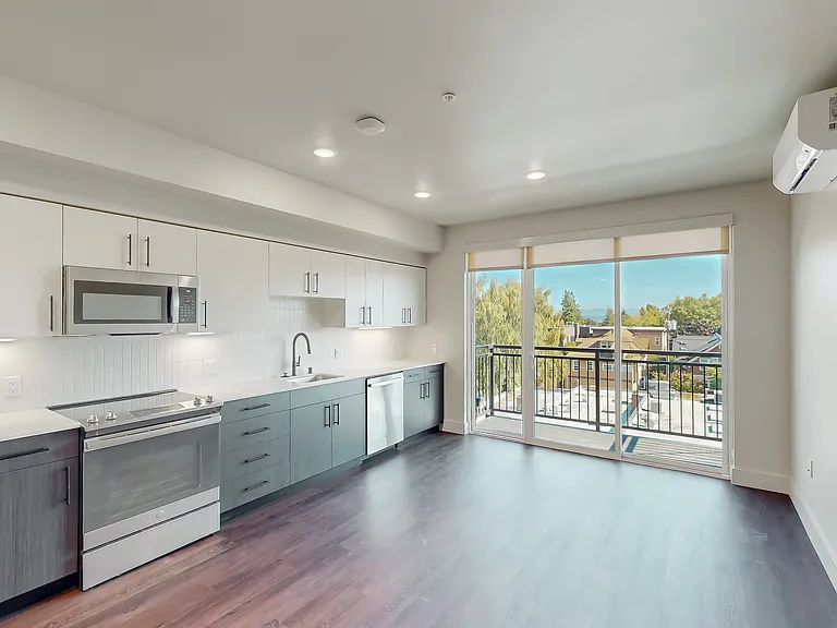 Capitol Hilltop Apartments — Photo 33