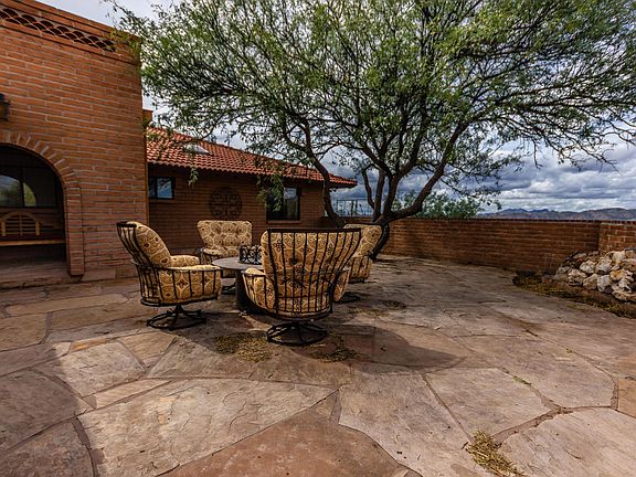 2nd image of 47 N Sonoita Ave