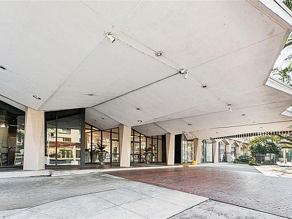 2nd image of 2100 Saint Charles Ave #7MN