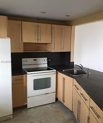 5th image of 1710 NE 191st St #3083