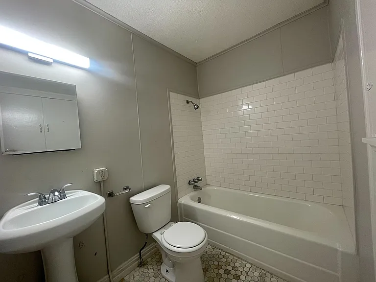 1306 S Glenwood Blvd — Photo 20