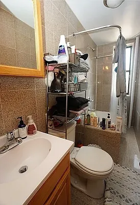 Rented by Universal Realty Group | media 18