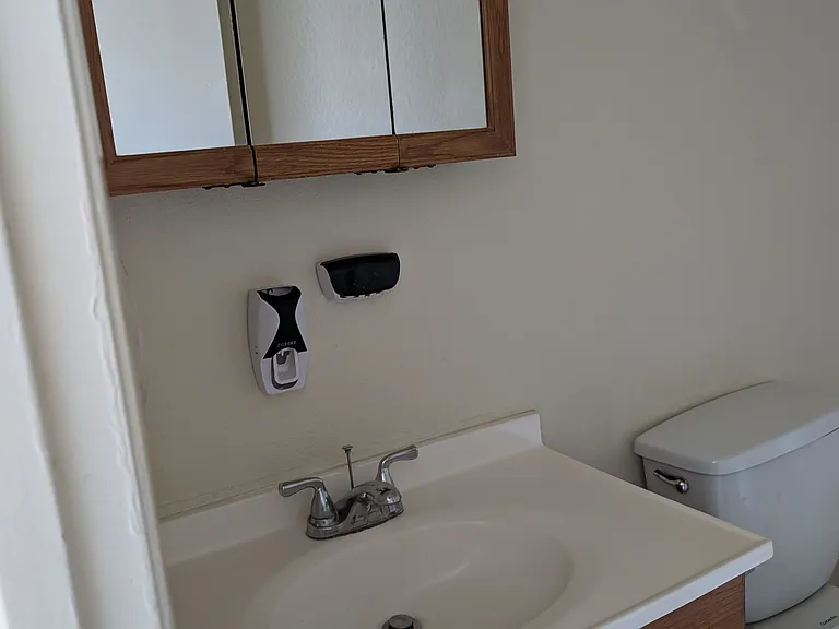2460 Linden Ave #204 — Photo 12