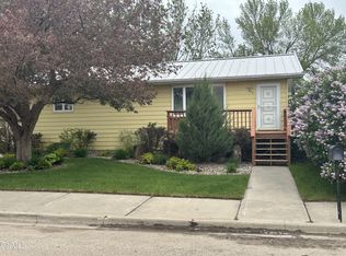 719 8th St E, Williston, ND 58801