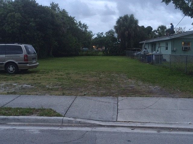 2nd image of 1513 Avenue E
