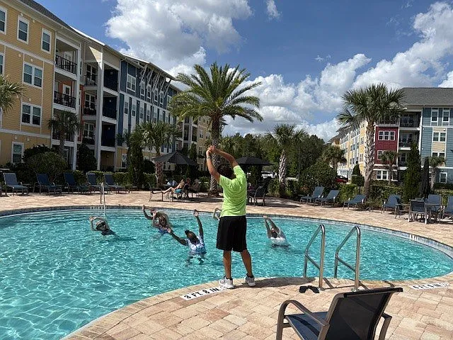 The Oaks on the Lake Upscale 55+ Apartments — Photo 13