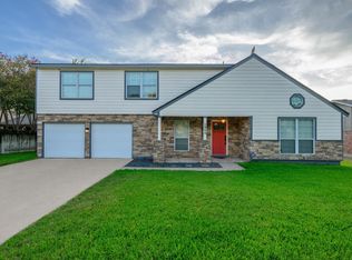 1904 Oakridge Dr, Round Rock, TX 78681