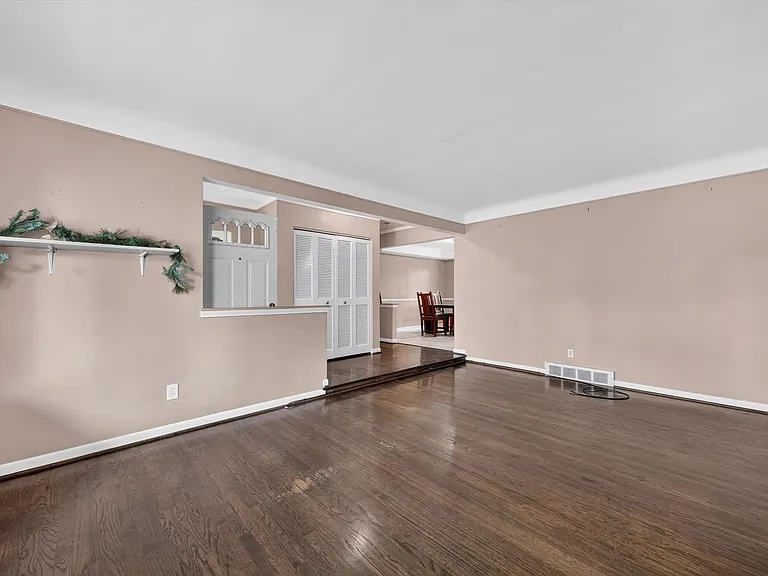 29101 Campbell Dr — Photo 3