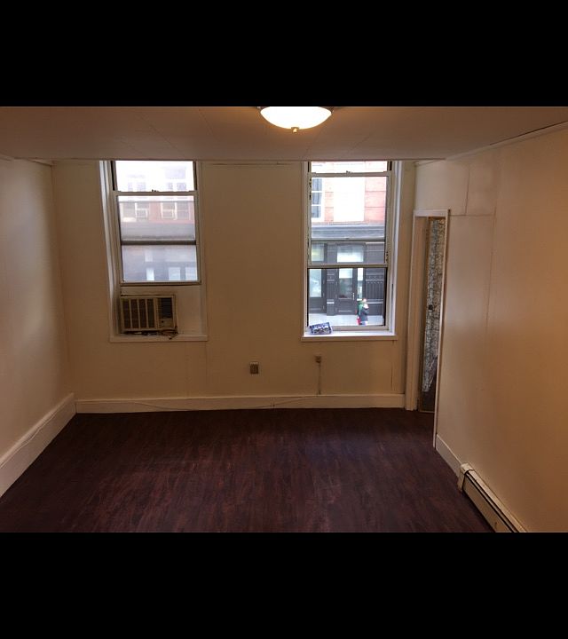 1st image of 185 Grand St #1