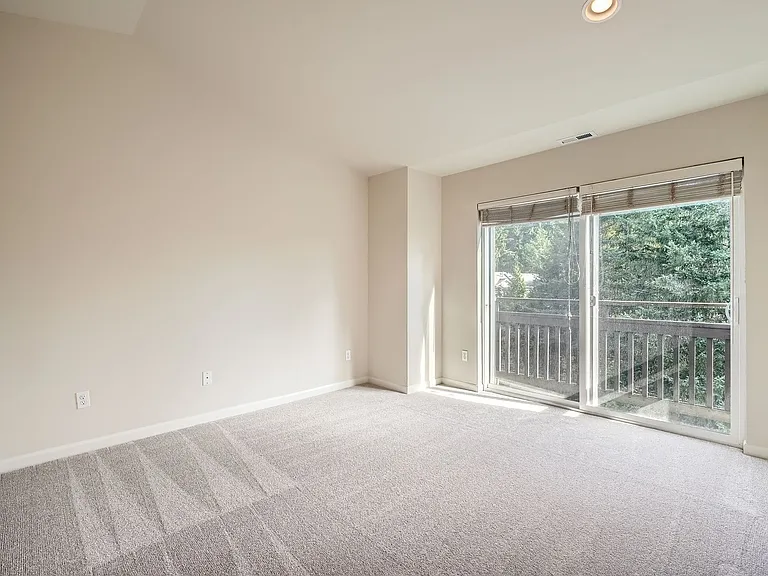 17827 NE 95th Ct — Photo 10